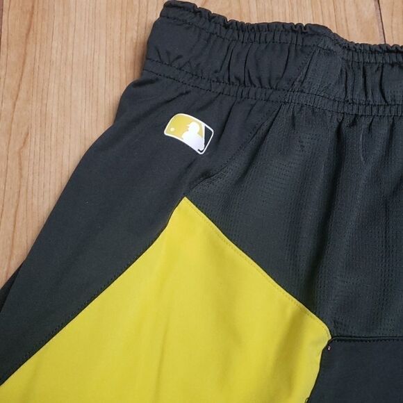 NIKE MLB BASEBALL DRI-FIT BLACK AND YELLOW SHORTS, SIZE MEDIUM - Picture 4 of 8
